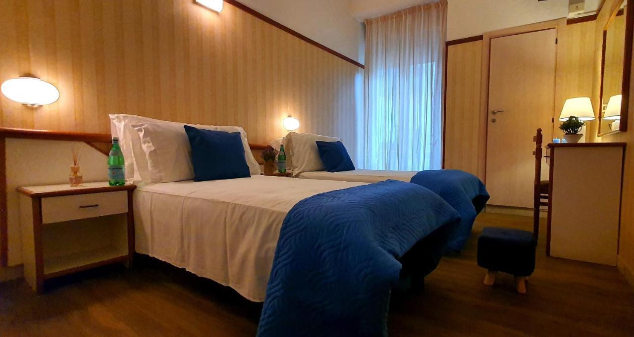Club Hotel Residence Чезенатико Экстерьер фото