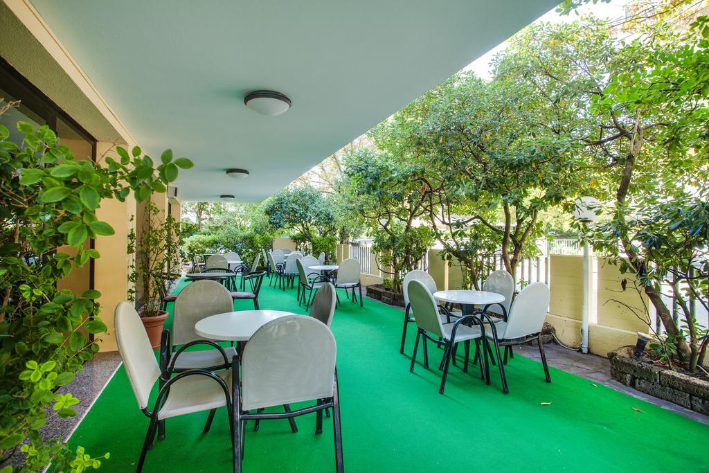Club Hotel Residence Чезенатико Экстерьер фото